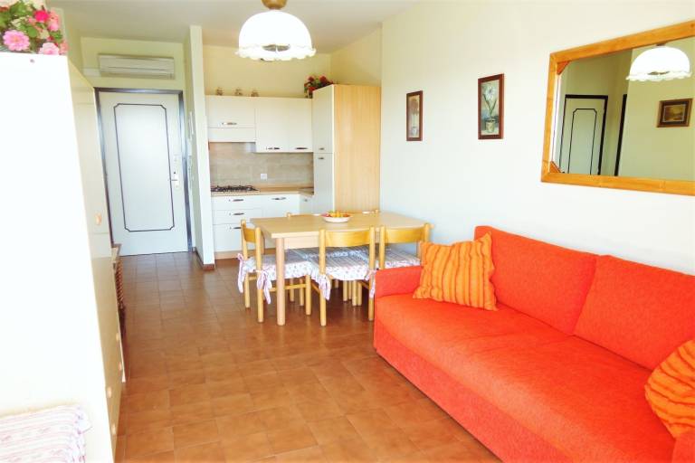 Rental apartment with yard, pool & terrace — photo 4