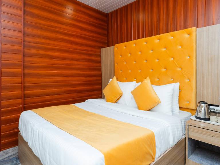 Hotel Priceless Suite in Mumbai