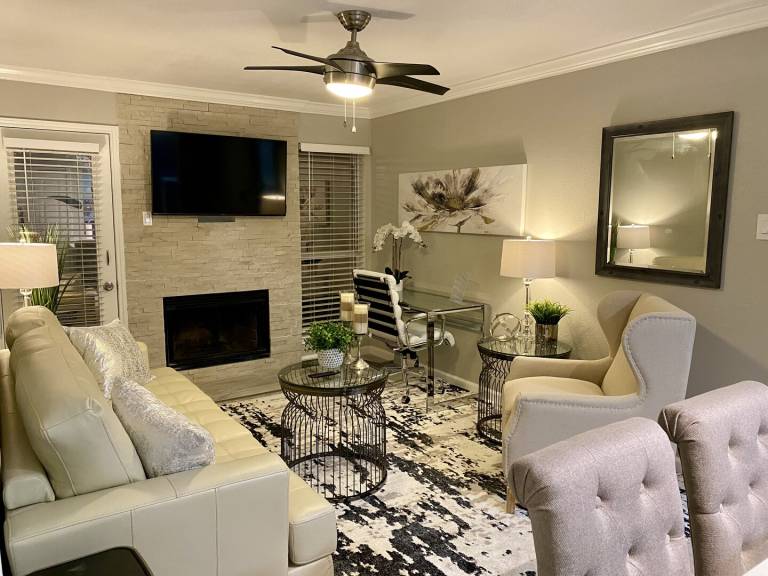 I32 – World Cup Stay - 18 min to AT&T - Sleeps 2 - Free Parking in Irving, TX
