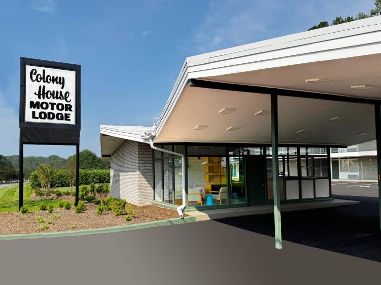 Colony House Motor Lodge Roanoke in Roanoke, VA