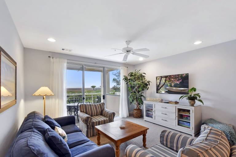 Condo Sea Island
