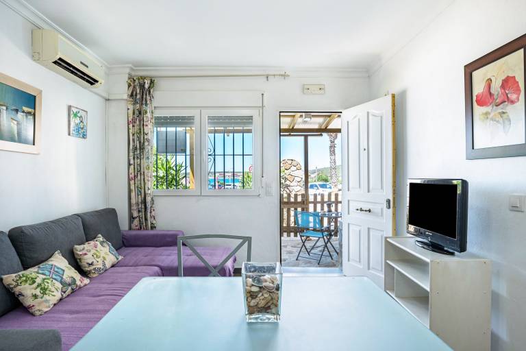 Beachfront House Bolonia 2 - 2 min to Beach, Sea Views & Wi-Fi — photo 3