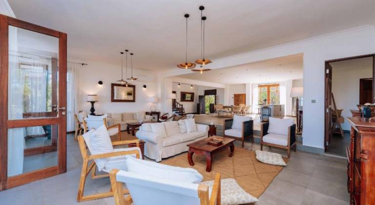 Children-friendly villa with pool, yard & terrace | Beach nearby | Suitable for remote work | Pets are welcome — photo 3