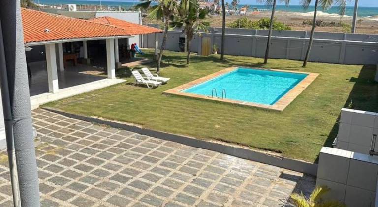 Vacation home with pool in Caucaia