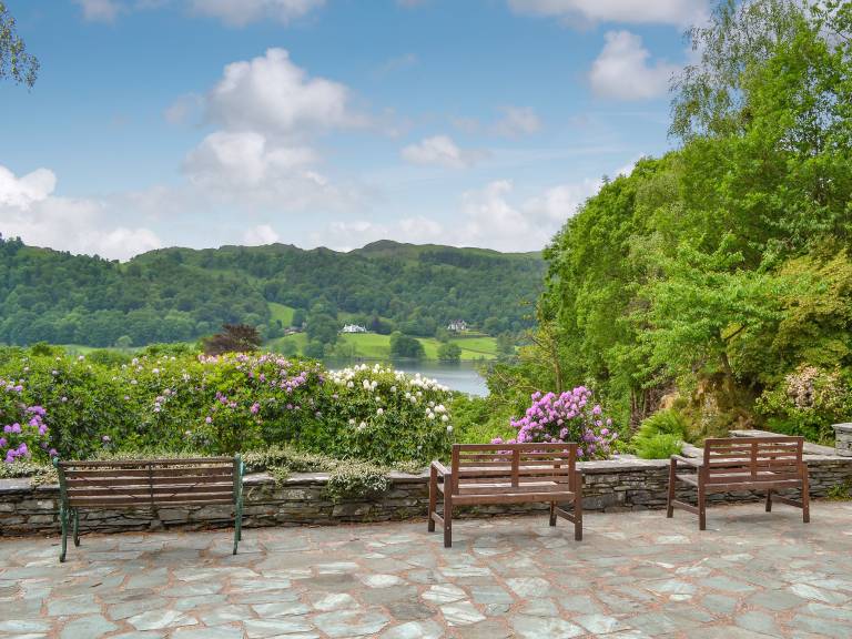 Children-friendly cottage with garden & patio | Pets allowed in Ambleside