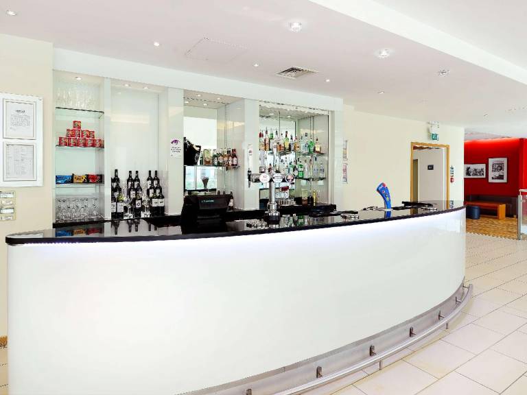 Travelodge Milton Keynes The Hub Hotel — photo 5