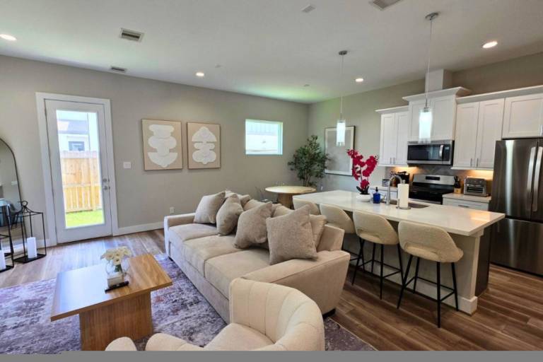 Vacation home with yard in Houston, TX