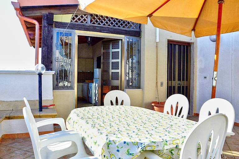Pleasant vacation home with barbeque & patio | Next to the beach | Dogs allowed — photo 4