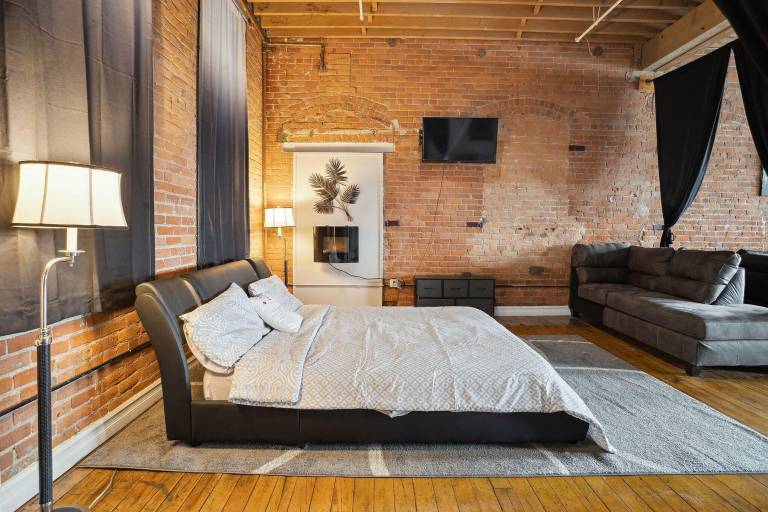 Downtown Detroit Loft - Fully equipped & Absolutely Gorgeous theme by RedAwning — photo 2