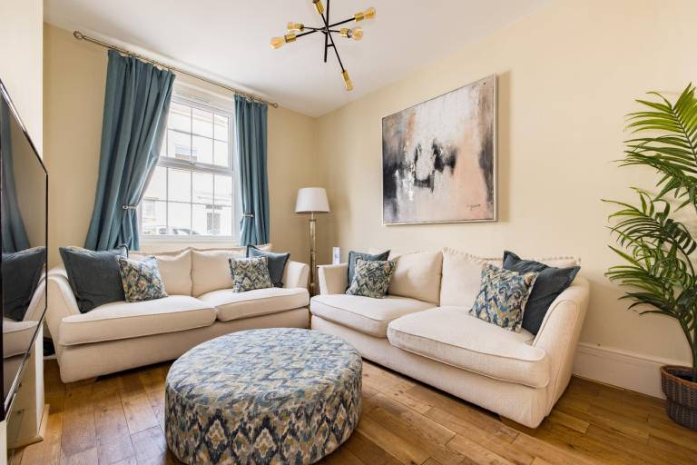 Rental apartment with barbecue & yard in Salisbury