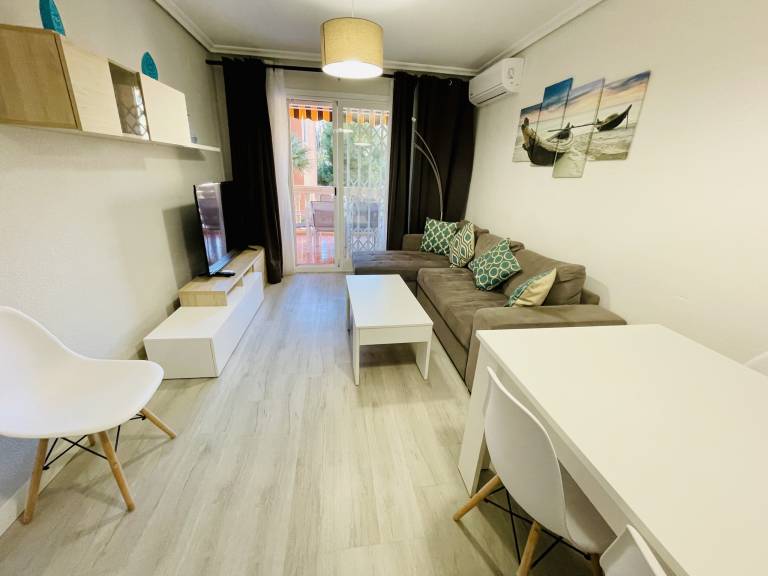 Child-friendly beautiful apartment with pool, yard & patio | Close to the beach | Pets allowed in Benidorm