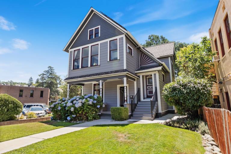 House  Auburn