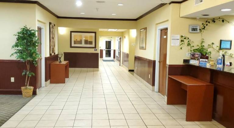 Home Inn & Suites — photo 5