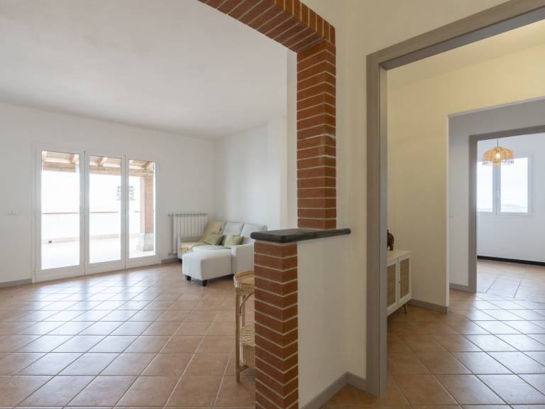 House with terrace & garden | Nature view — photo 3
