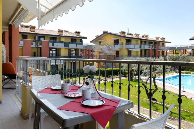 Fully equipped beautiful holiday apartment with pool & garden | Suitable for remote work | Pets allowed in Sirmione