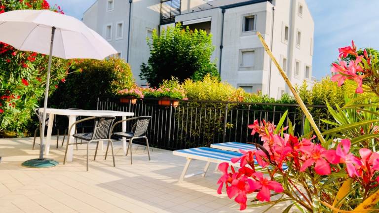 Apartment with terrace — photo 3