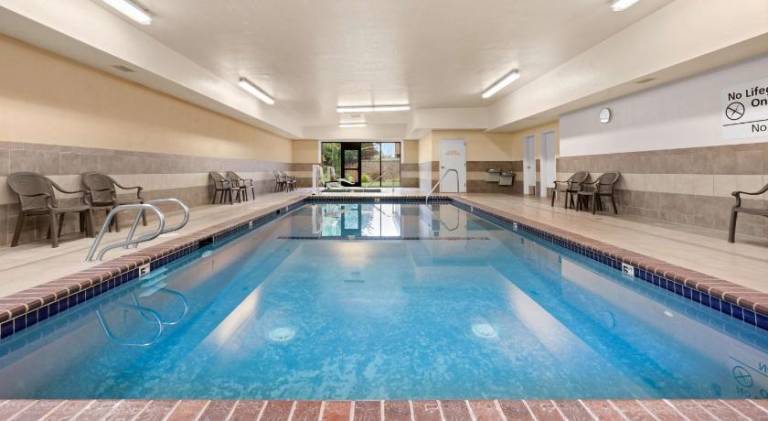 Hampton Inn & Suites Burlington — photo 4
