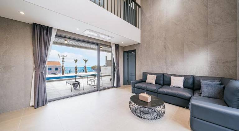 265 m&sup2; Villa