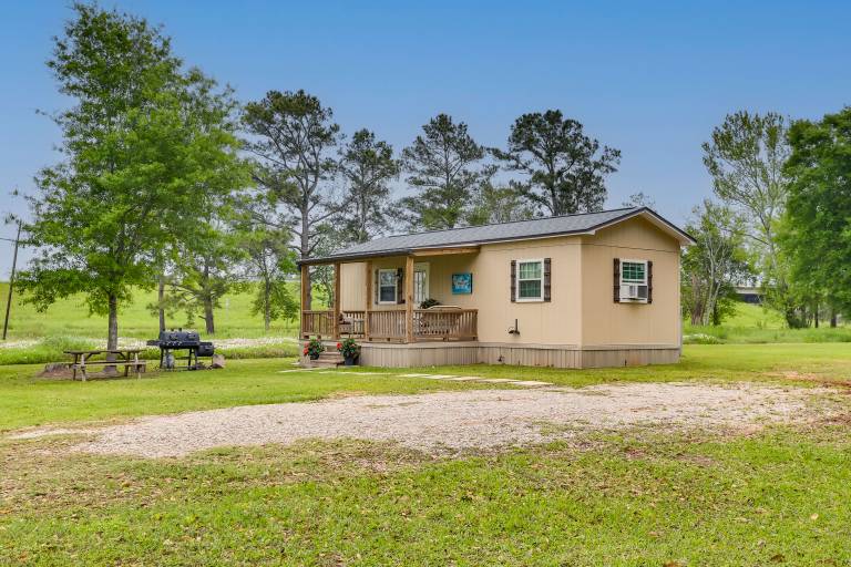 Near Parks & Lakes: Pet-Friendly Winnie Cottage in Winnie, TX