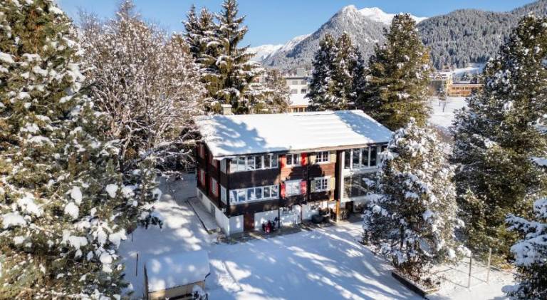 Chalet with patio & garden — photo 3