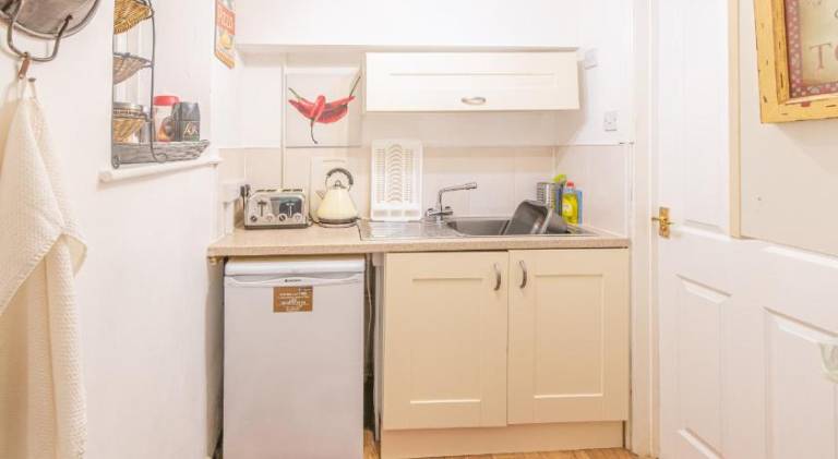 Holiday apartment with 2 rooms for 5 persons — photo 5