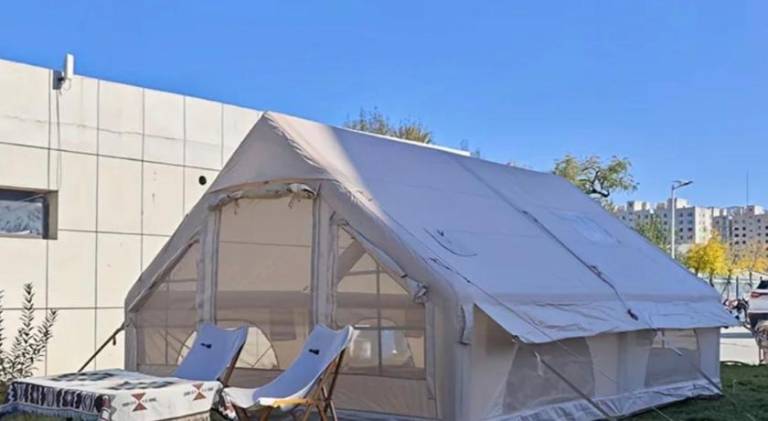 Tent with barbecue, yard & patio — photo 3