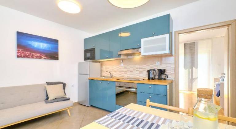 Apartment with garden, patio & barbeque | Pets allowed — photo 2