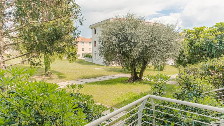 Rental apartment with garden | Garden view — photo 2