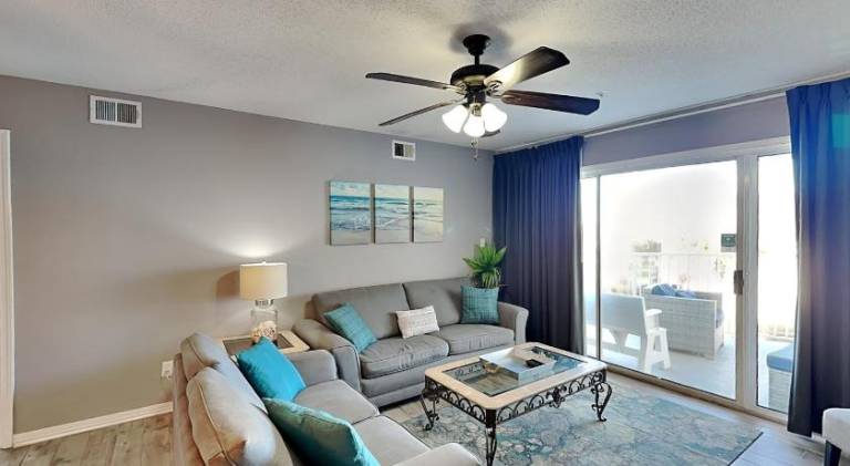 Pleasant apartment with pool & hot tub | Pet-friendly — photo 2
