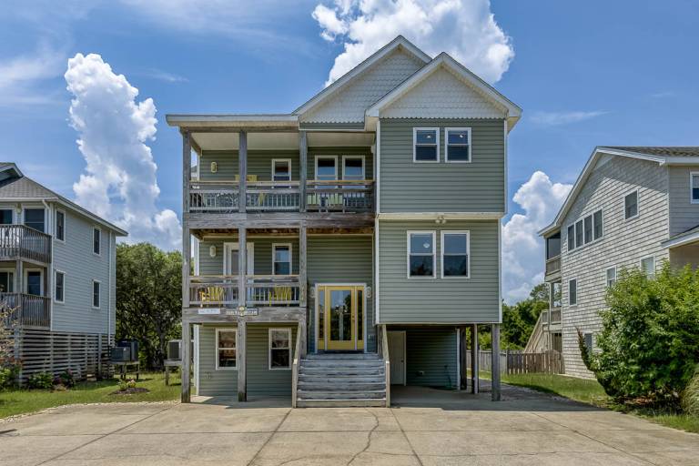 A DeWar's Dream 820 ft from the Beach Dog Friendly, Private Pool, Hot Tub Corolla — photo 3