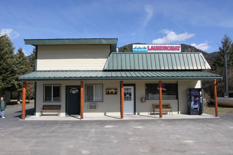 Motel  Trout Creek