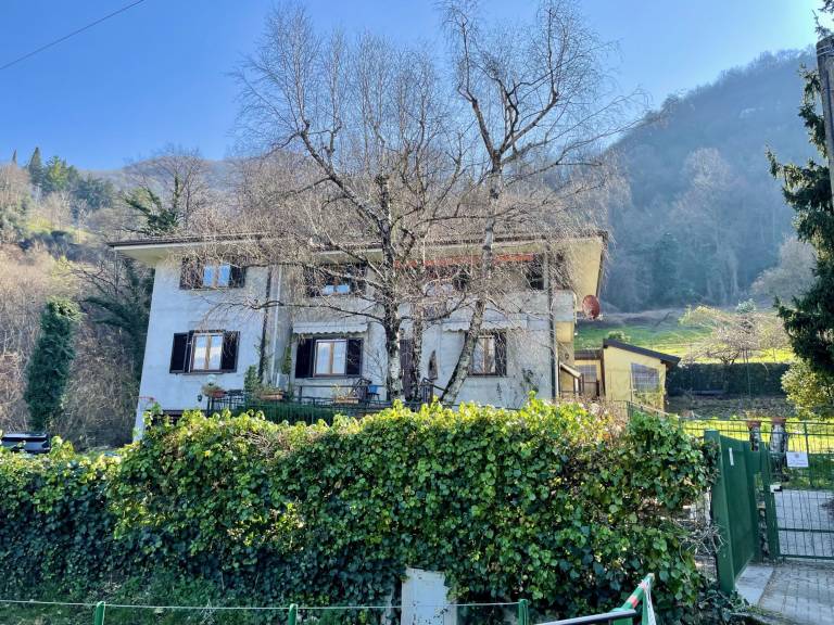 Appartamento Varenna