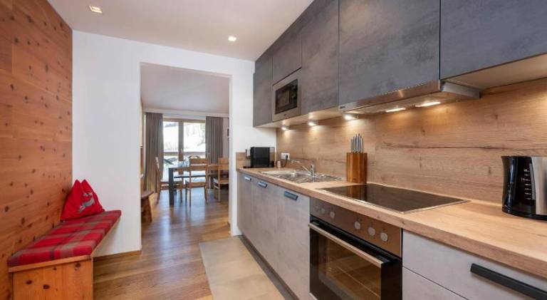 Beautiful holiday apartment with pool, patio & garden | Close to the ski | Pet-friendly — photo 4