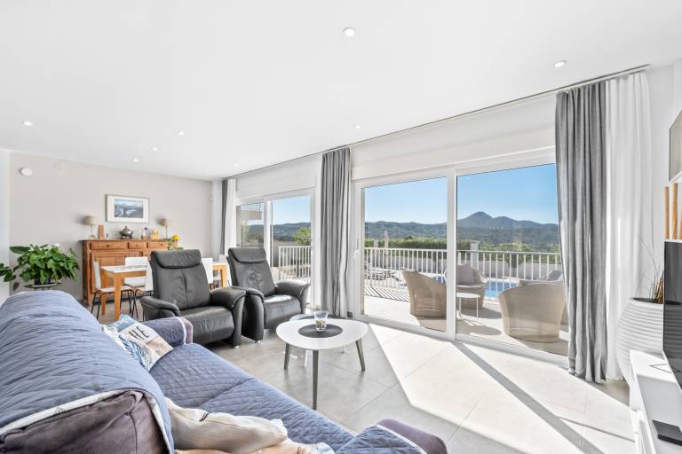 Holiday Home “Nice Independent” with Private Pool, Wi-Fi and Air Conditioning — photo 3