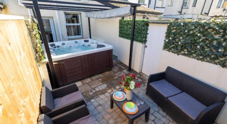 Vacation home with sauna & jacuzzi — photo 4