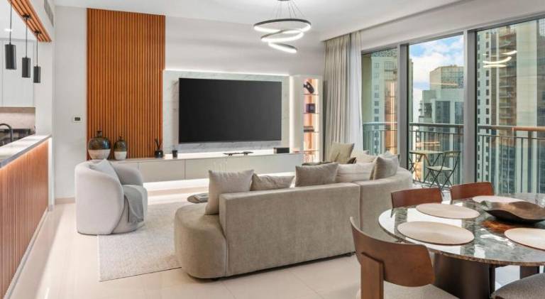 Luxury Apartment - Burj Khalifa, Creek - Best View in Dubai