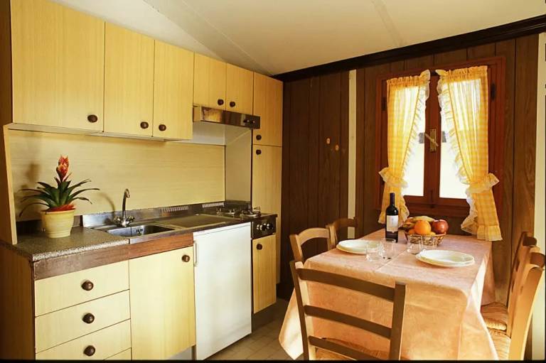 Mobile home with jacuzzi, sauna & terrace — photo 4