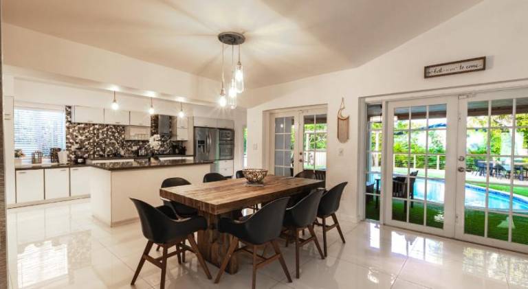 Villa with pool | Pet-friendly — photo 4