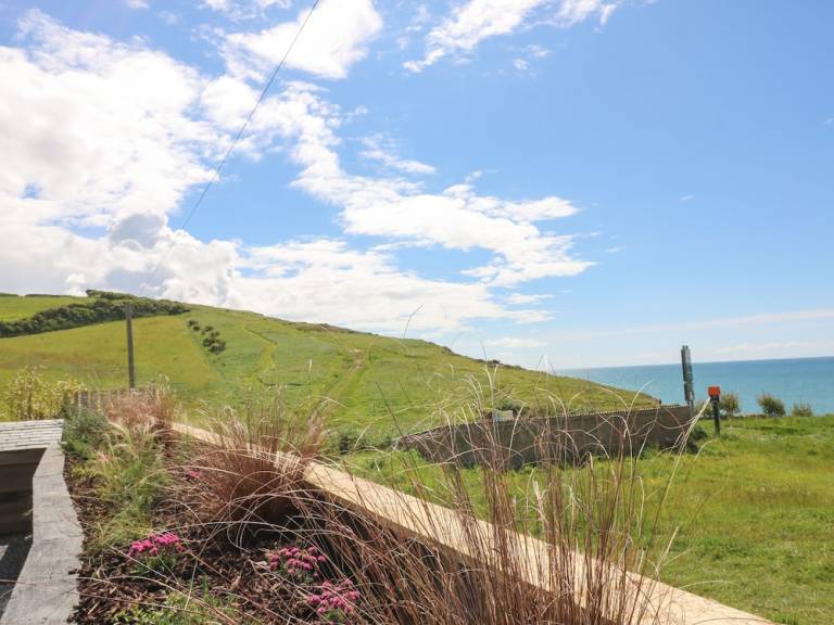 Cottage West Bay