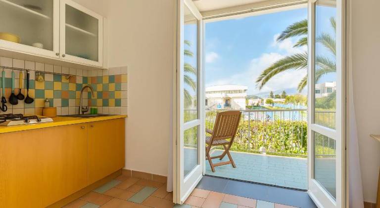 Le Grand Bleu - Gioia Apartments — photo 4