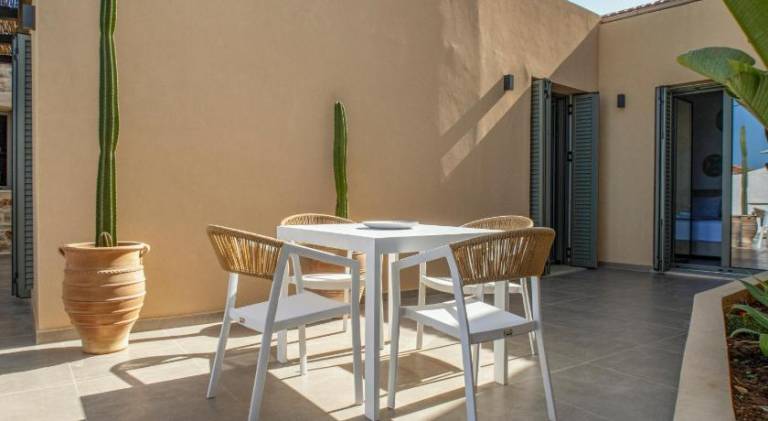 House with terrace & private pool — photo 5