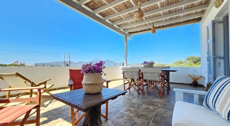 Vacation home with yard & terrace — photo 3
