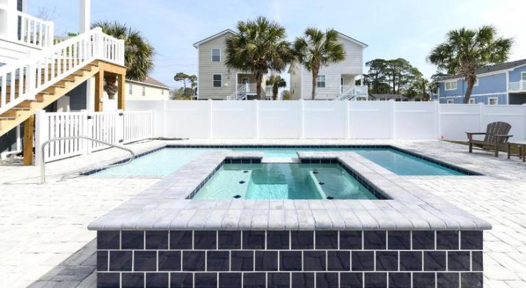 House | Beach nearby | Pets allowed — photo 4