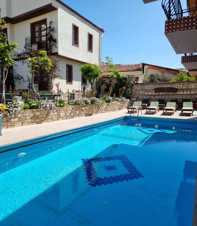Sezgin's Guesthouse in Kusadasi