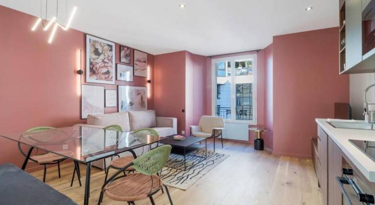Holiday apartment with 3 rooms for 8 persons in Bagnolet
