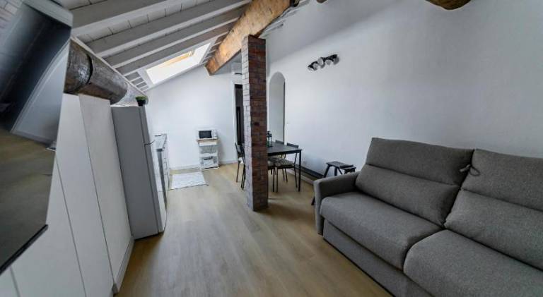 Apartment with hot tub — photo 2