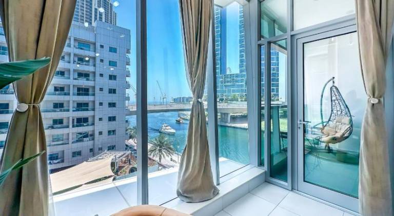 Rental apartment with yard, sauna & hot tub | Water view — photo 4