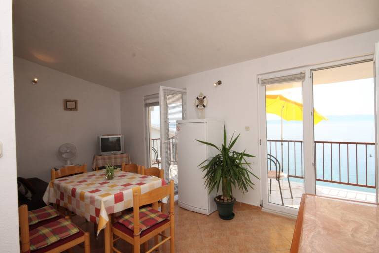 Three bedroom apartment near beach Podgora, Makarska (A-6670-a) — photo 3