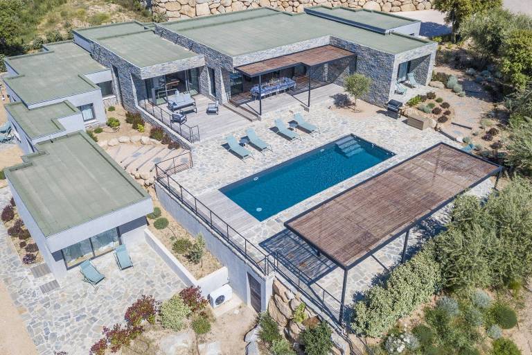 Villa with garden, terrace & private pool — photo 3