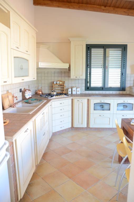 Family-friendly villa with patio, barbecue & garden | Garden view | Dogs allowed — photo 5